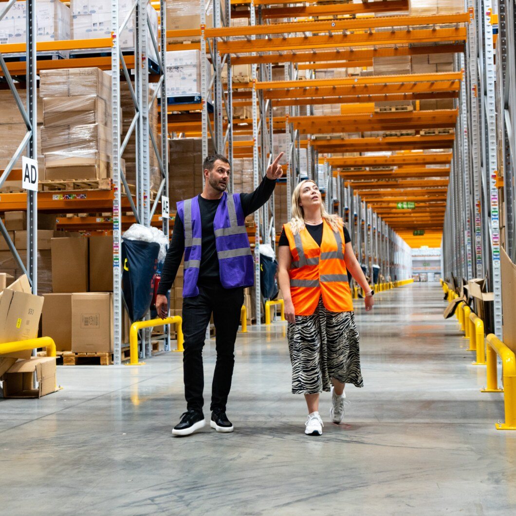 CLIENT TOURING WAREHOUSE